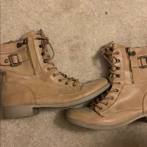 Combat boots